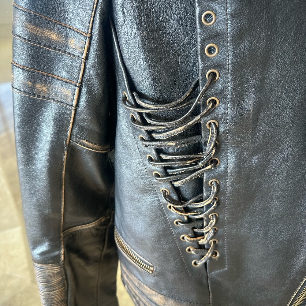 Edgy Amazing DESIGN and DETAILS Wilson Black Leather Jacket - Picture 8 of 15